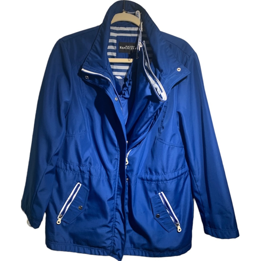 Northern Reflections jacket, complete with removable hood‎ for your preference.